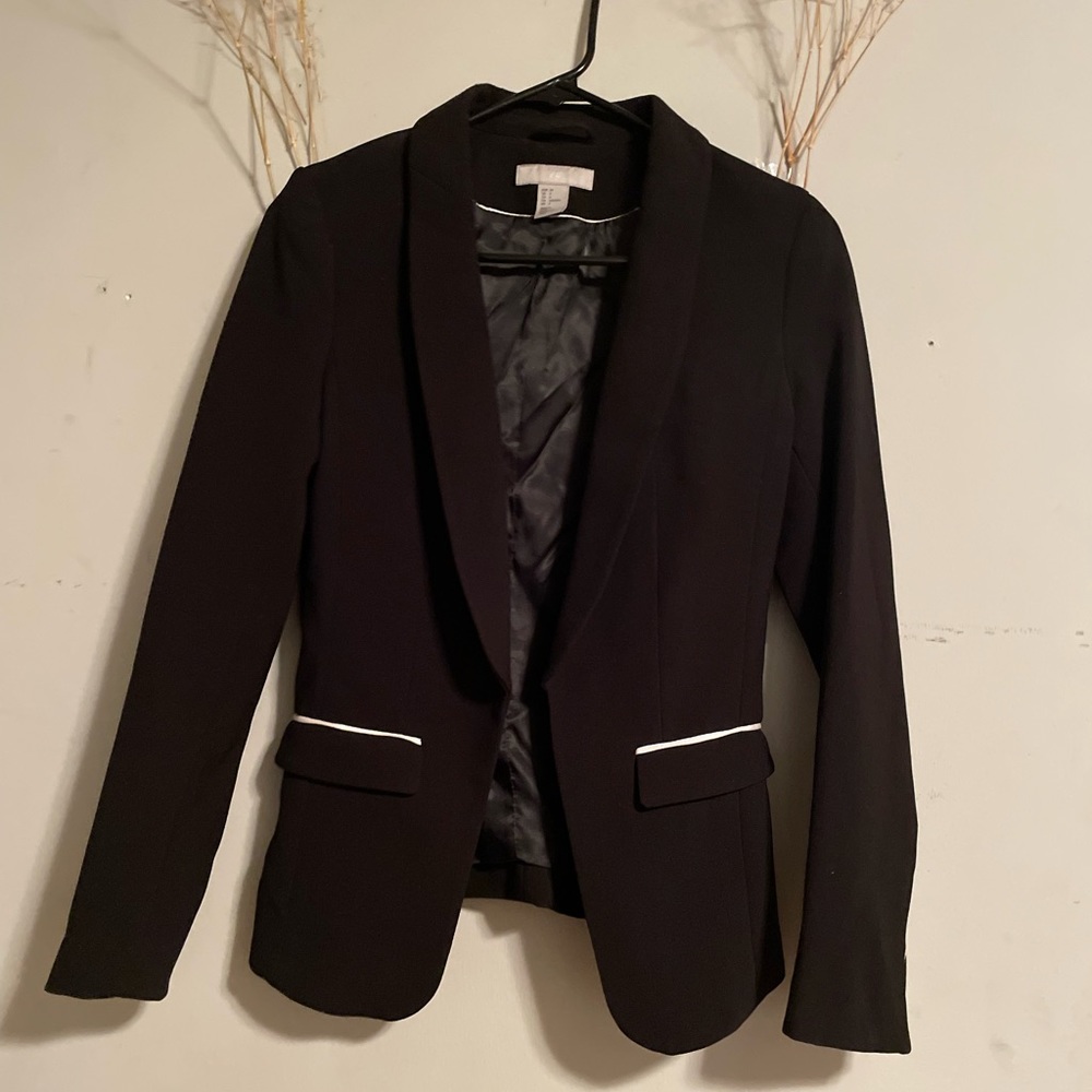 BLACK BLAZER